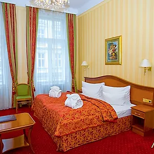 **** Hotel Opera Austria